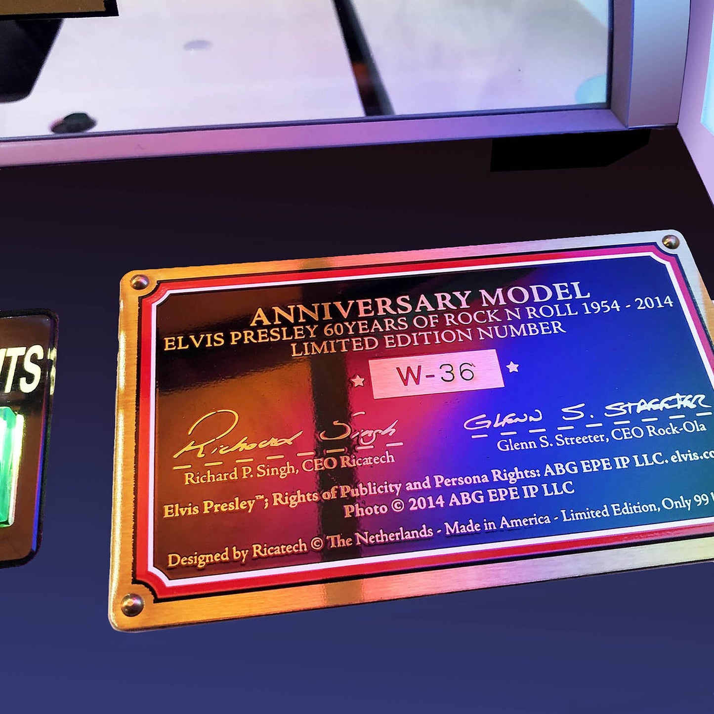 Rock-Ola Bubbler Elvis CD Jukebox in Black - CD8E-GBE