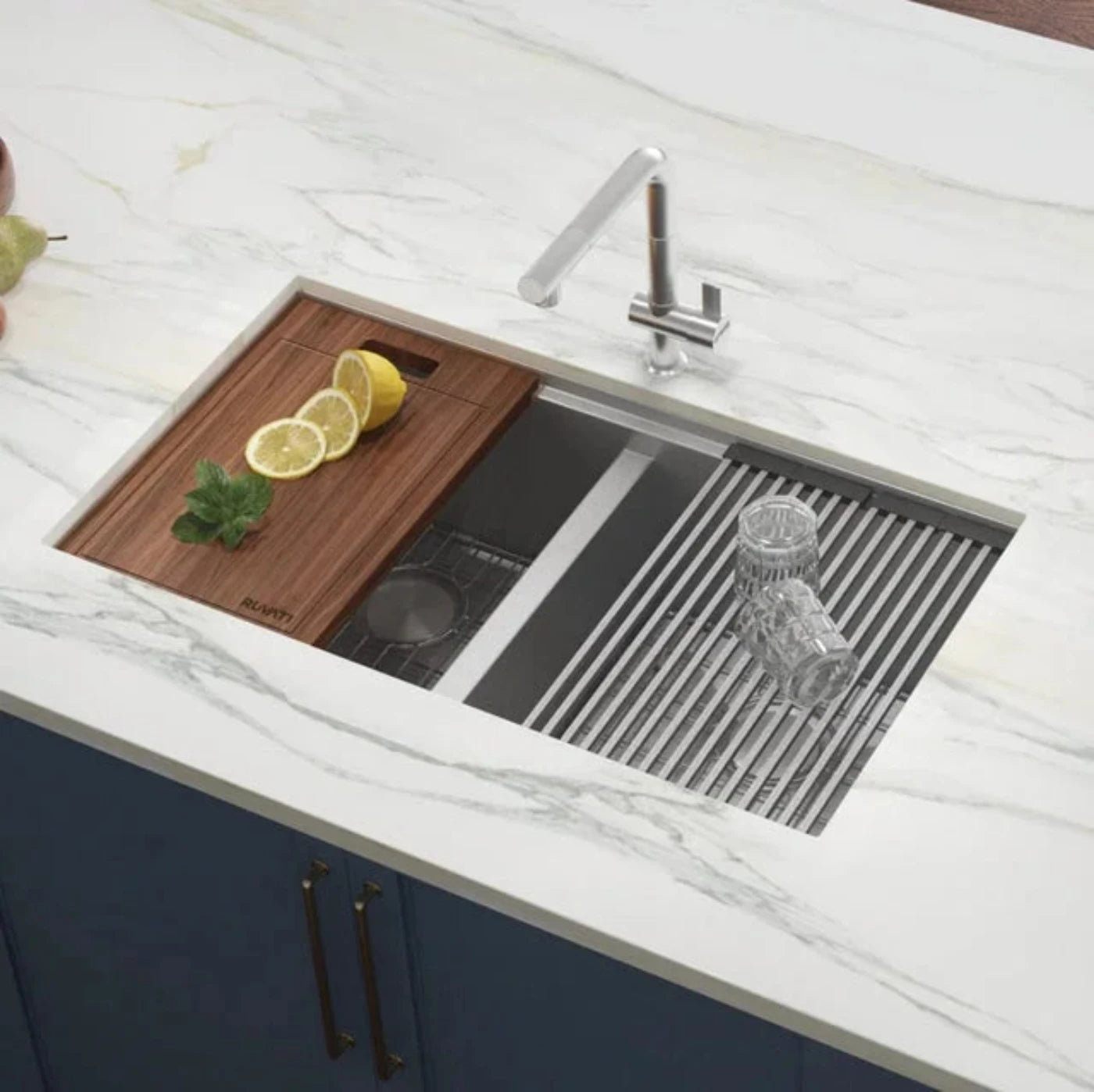 Ruvati Roma 33" Workstation Ledge Tight Radius 50/50 Double Bowl Undermount Kitchen Sink - RVH8351