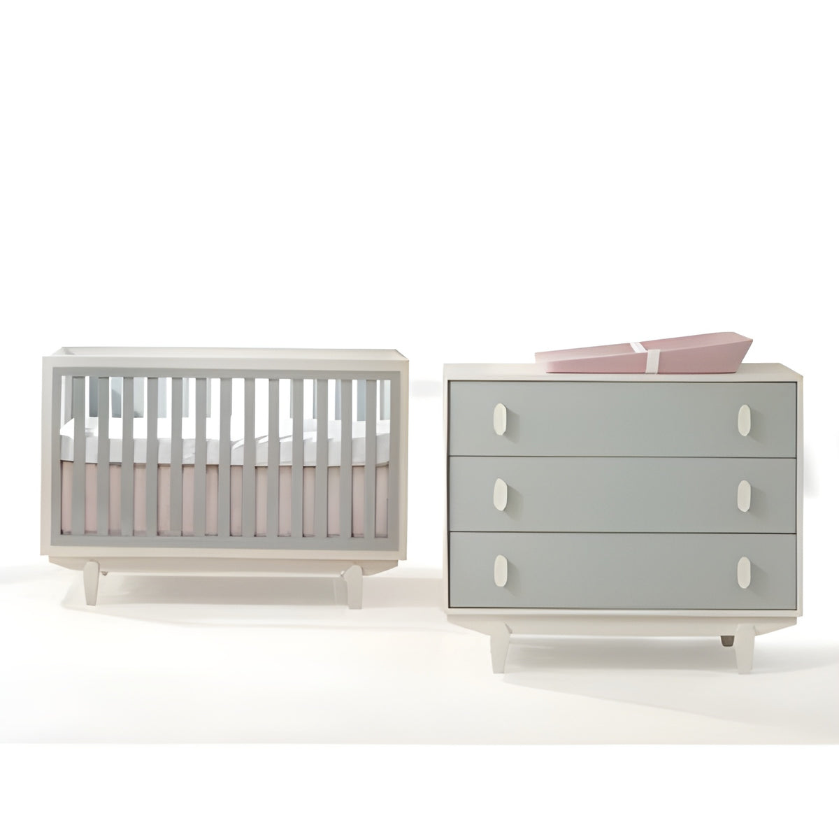 Tulip Tate Classic Convertible Crib & 3 Drawer Dresser Set - TU9501