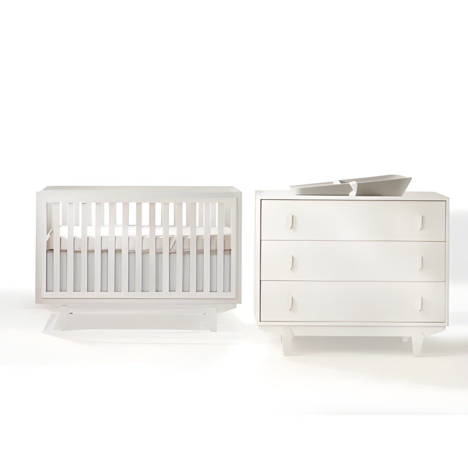 Tulip Tate Classic Convertible Crib & 3 Drawer Dresser Set - TU9501